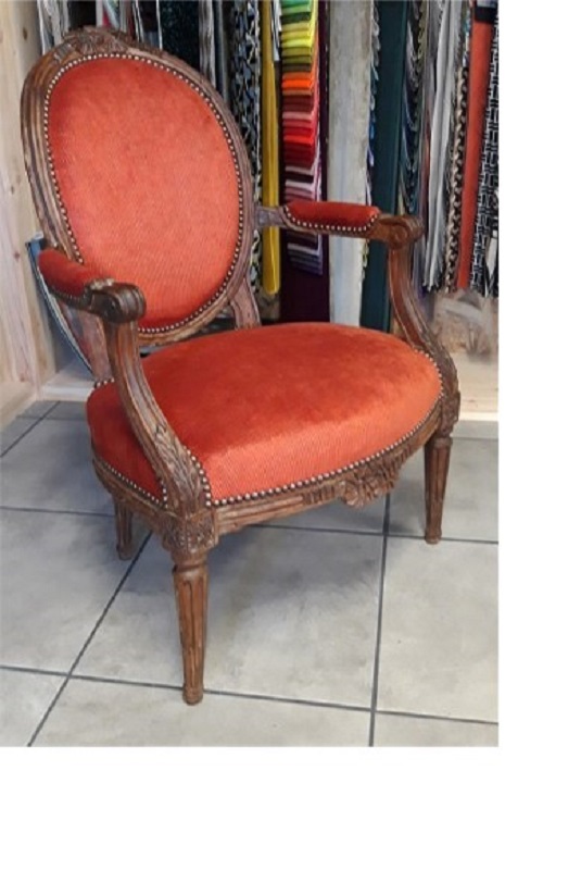 IREALE tapissier & décoration : coussin en forme et sur mesure pour une  chaise médaillon Louis XVI